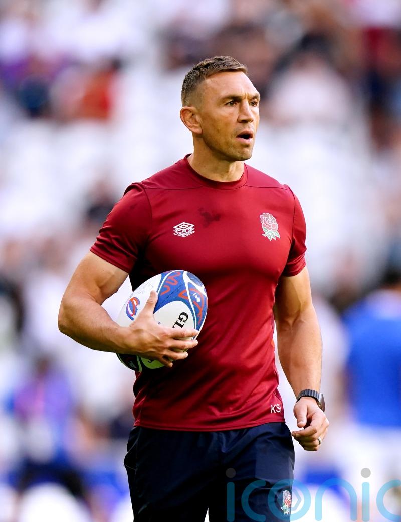 Kevin Sinfield to continue with England coaching role after agreeing new terms