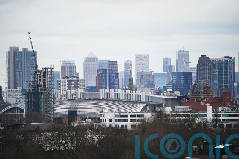 Utilities stocks help drive FTSE 100 back to gains