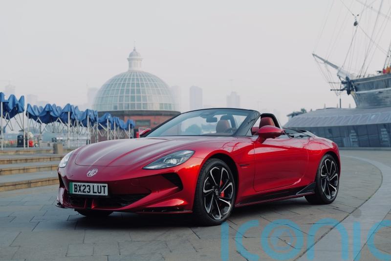 Which Chinese car manufacturers are making EVs?