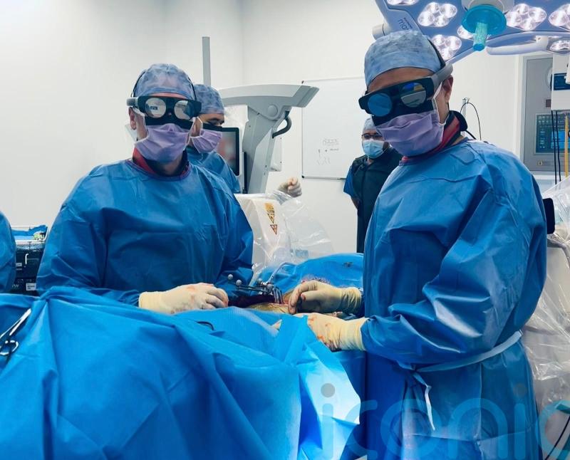 Surgeons use technology to ‘see inside’ body for the first time in UK