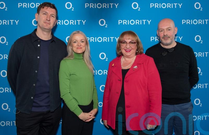 O2 says hundreds of fans have been turned away from gigs over non-valid tickets