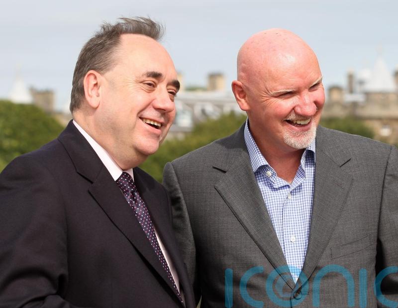 Businessman Sir Tom Hunter paid to return Alex Salmond&rsquo;s body to Scotland