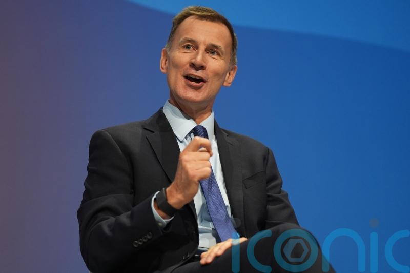 Nick Robinson apologises for Jeremy Hunt name blunder