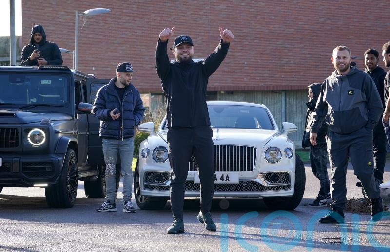 Starmer ‘shares public’s anger’ as prisoners pictured leaving prison early
