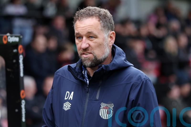 David Artell feels Grimsby squad are ‘together as a bunch’ after more away joy
