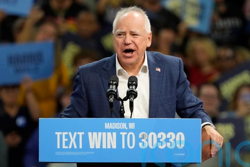 US intelligence agent accuses Russia of viral smear campaign against Tim Walz