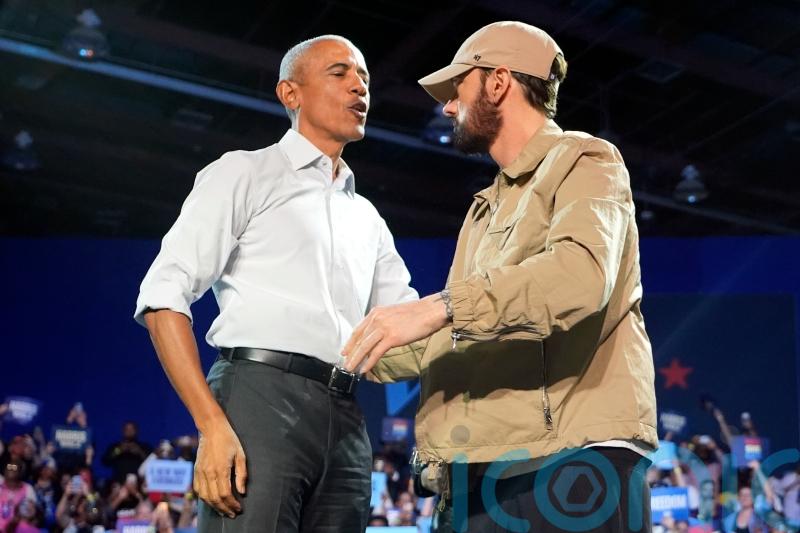 Barack Obama raps Lose Yourself after introduction from Eminem at rally