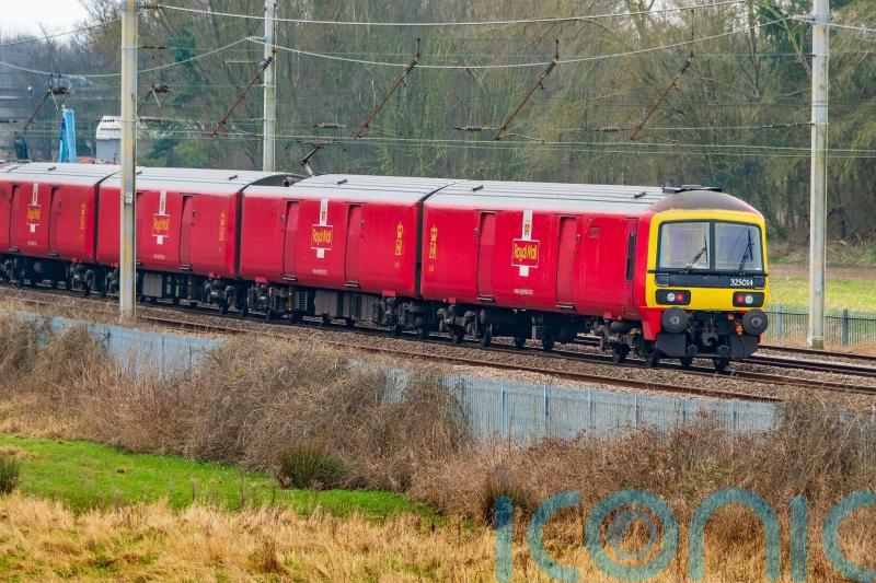 Use trains to move post, Royal Mail urged