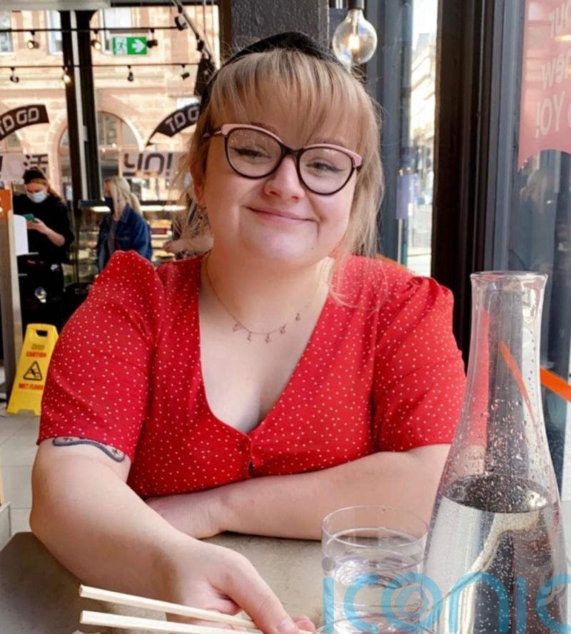 Woman who underwent brain surgery while awake thanks medics