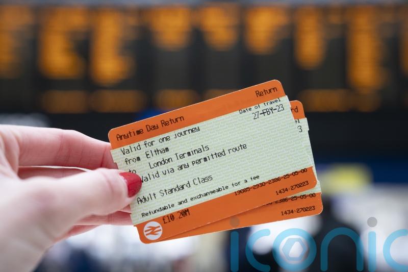 Increases in train fares and price of railcards announced