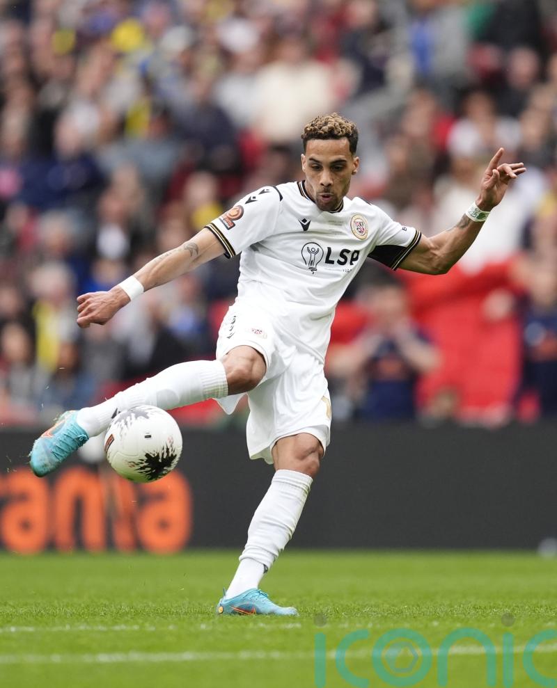 Bromley stun Rochdale with two goals in stoppage time