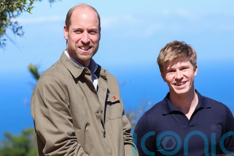 William meets young conservationists on Table Mountain viewpoint visit
