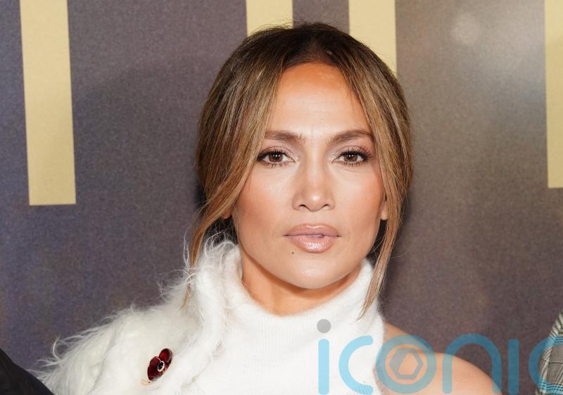 Jennifer Lopez: Women hide struggles from their children