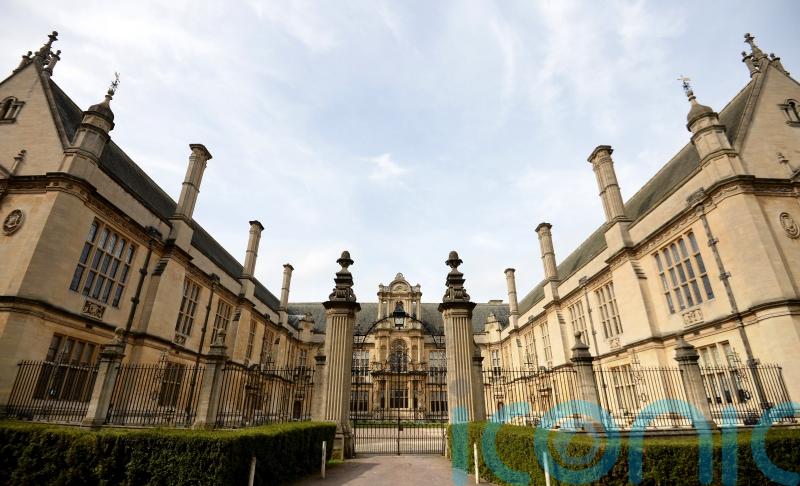 Focus on final-year exams at Oxbridge may disadvantage female students – report