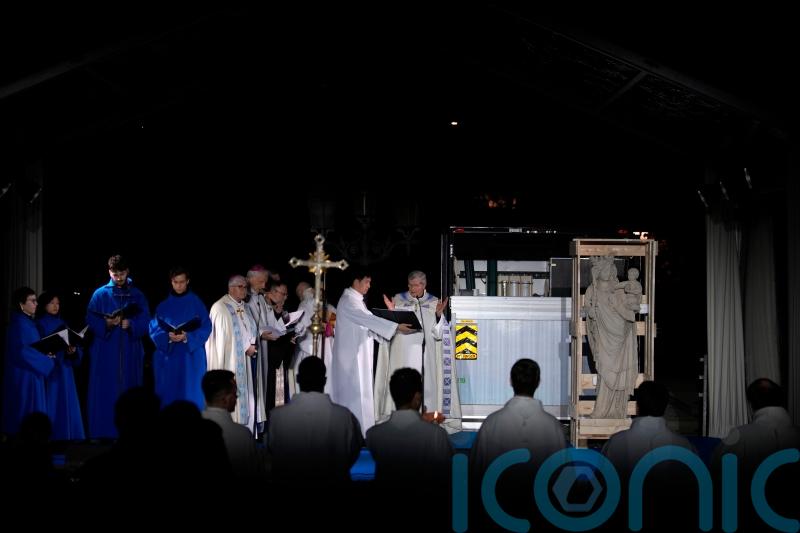 Virgin Mary statue returns to Notre Dame Cathedral five years after fire