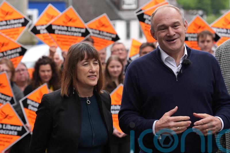 Davey hints that Welsh Lib Dem leader should resign over handling of abuse case