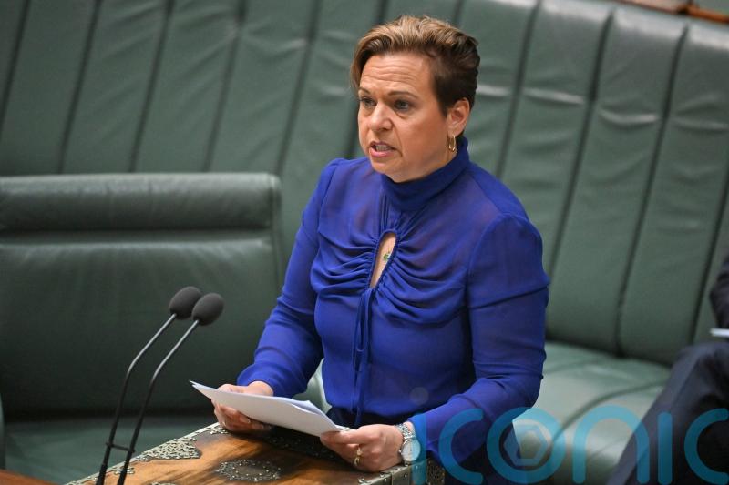 Social media ban for children introduced in Australian Parliament