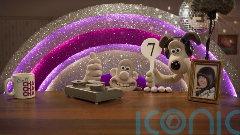 Wallace and Gromit make surprise appearance in Strictly Come Dancing semi-final