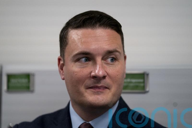 Streeting faces pressure over ‘discriminatory’ ban on puberty blockers
