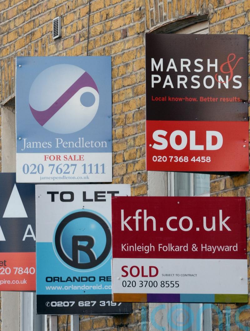 House price growth gaining momentum, surveyors report