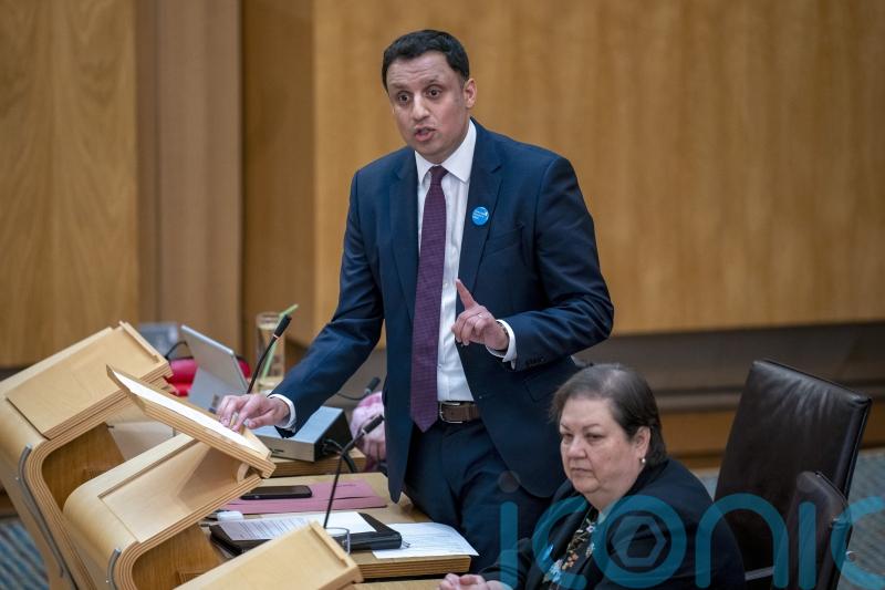 Sarwar condemns housebuilding rates as he highlights those homeless at Christmas