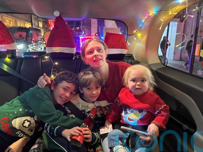 Cabbies give Christmas lights trip to children from Great Ormond Street Hospital