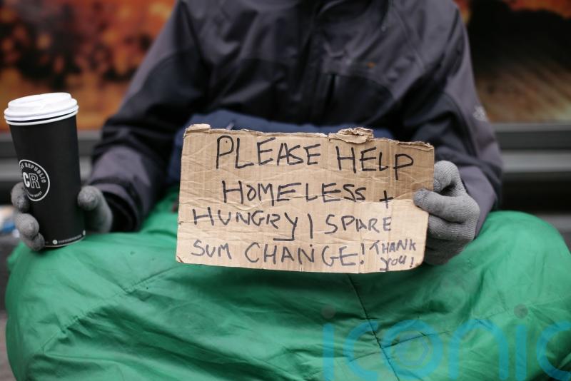 More than 17,000 children were homeless in Scotland last Christmas, figures show