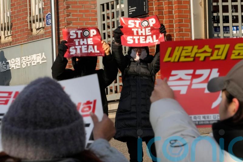 South Korean President’s lawyers slam detention efforts amid warnings of clash