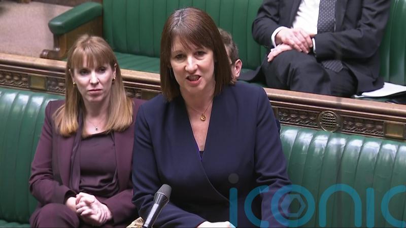 Ministers await inflation data as Reeves defends response to market turbulence