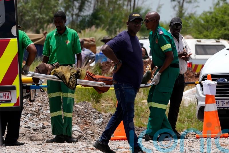 Death toll rises to 87 as stand-off between South African police and miners ends
