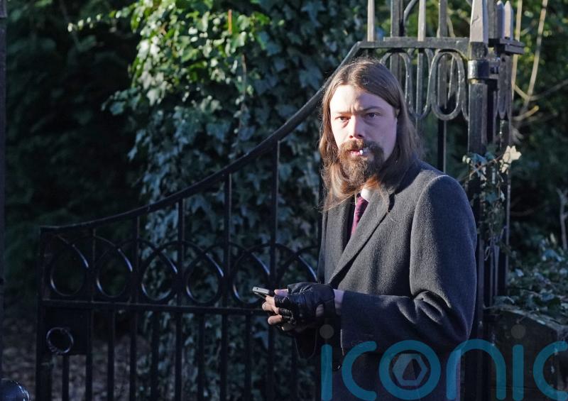 Man who admitted threatening to kill his MP applies to change guilty plea