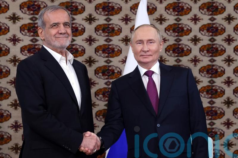 Russian and Iranian leaders meet before signing partnership treaty