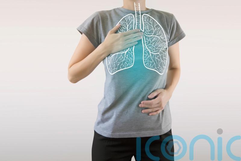 What are the symptoms of emphysema?