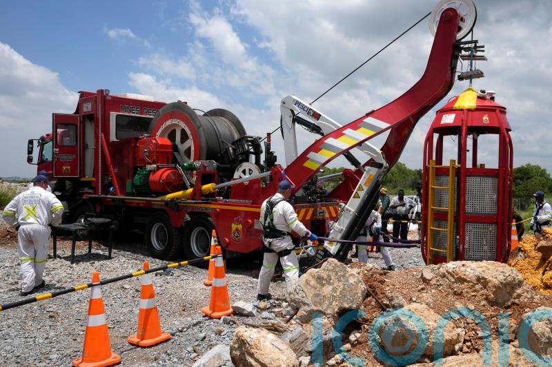 Mining ringleader escaped during S Africa disaster ‘with help from officers’