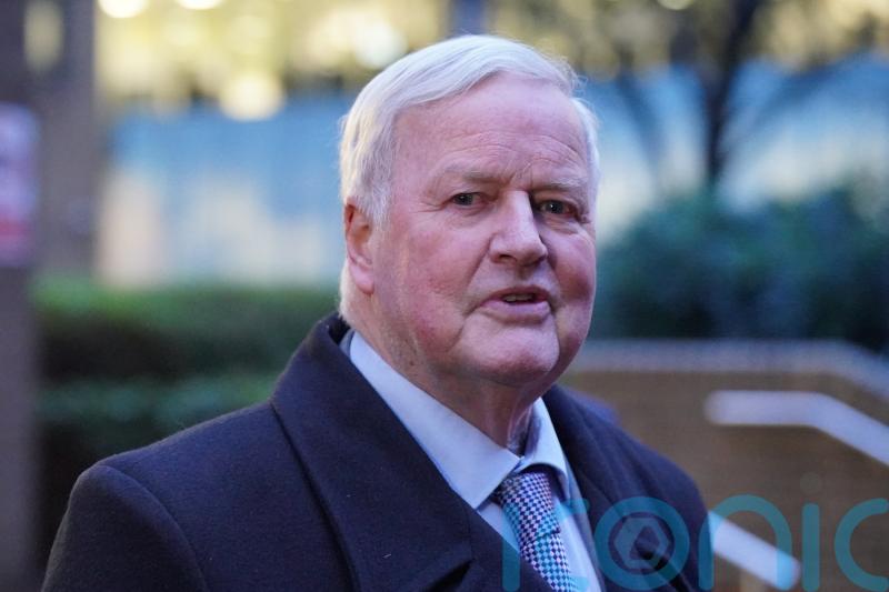 Ex-Tory MP loses parliamentary pass right for ‘failing to register defence job’