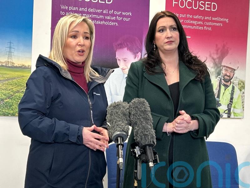 Additional engineers drafted to help reconnect homes across Ireland