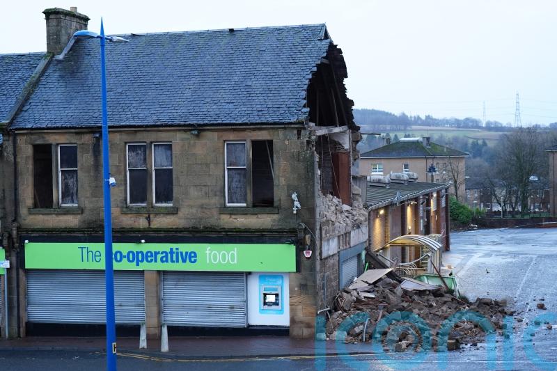 Thousands without power as providers work to restore storm-related cuts