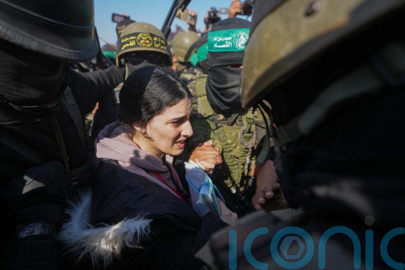 Palestinian prisoner release to go ahead despite chaos at hostage handover