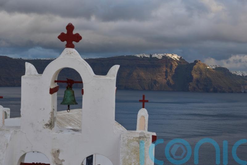 Earthquake surge prompts state of emergency on Greek island of Santorini