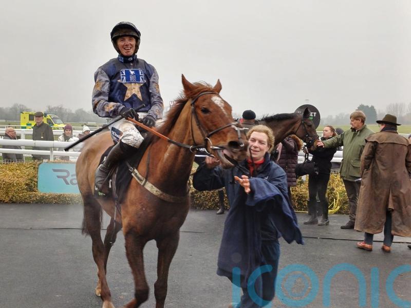 Royale Margaux reigns at Warwick with Listed triumph