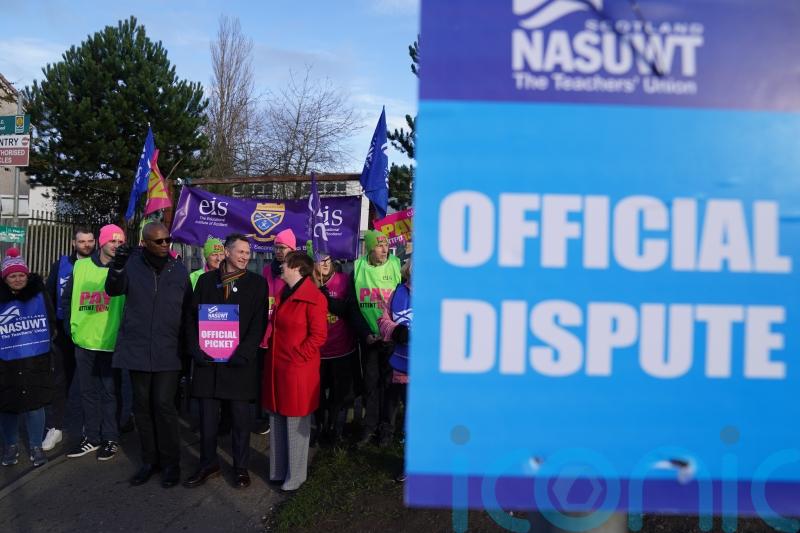 Sixth form colleges could face walkouts after teachers vote for action over pay