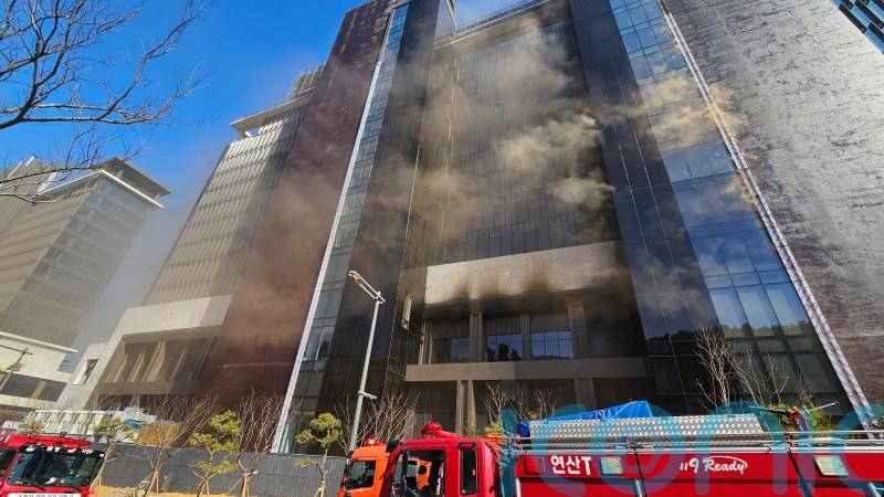 Construction site catches fire in South Korea leaving at least six dead