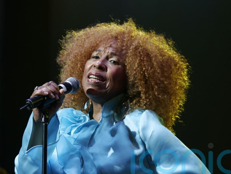 Killing Me Softly With His Song singer Roberta Flack dies aged 88