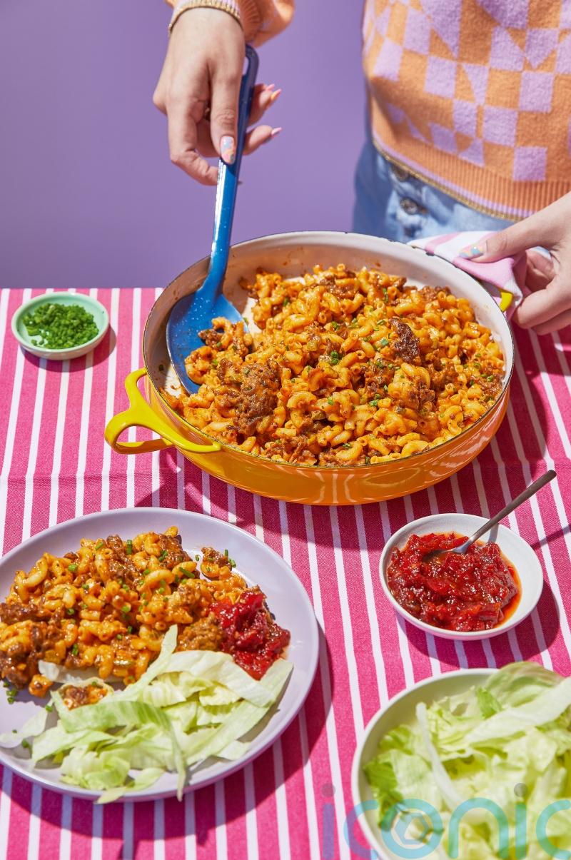 How to make Becky Excell’s smash burger mac ‘n’ cheese