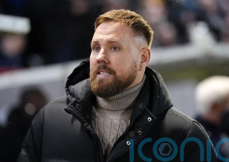 Rob Elliot apologises after Crawley lose at Lincoln after leading