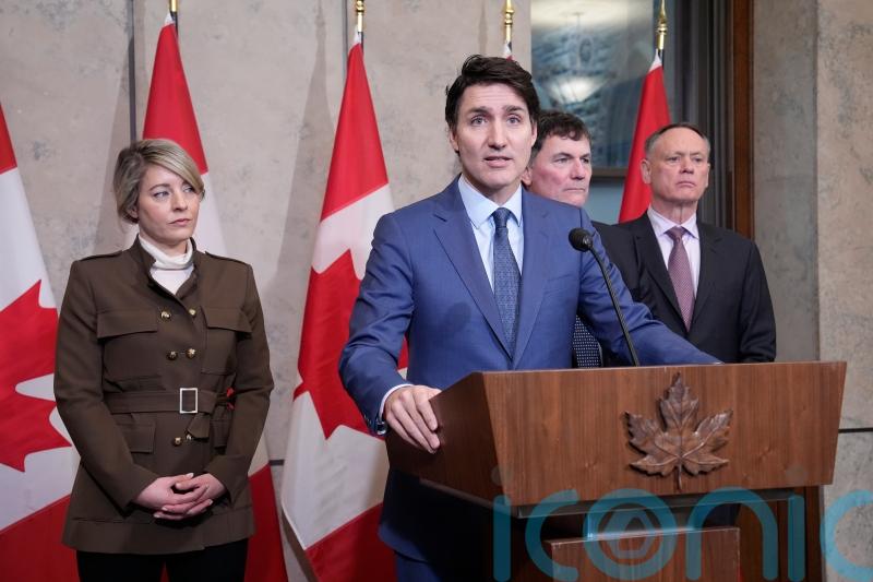 Trudeau condemns Trump&rsquo;s tariffs and says US is appeasing Putin