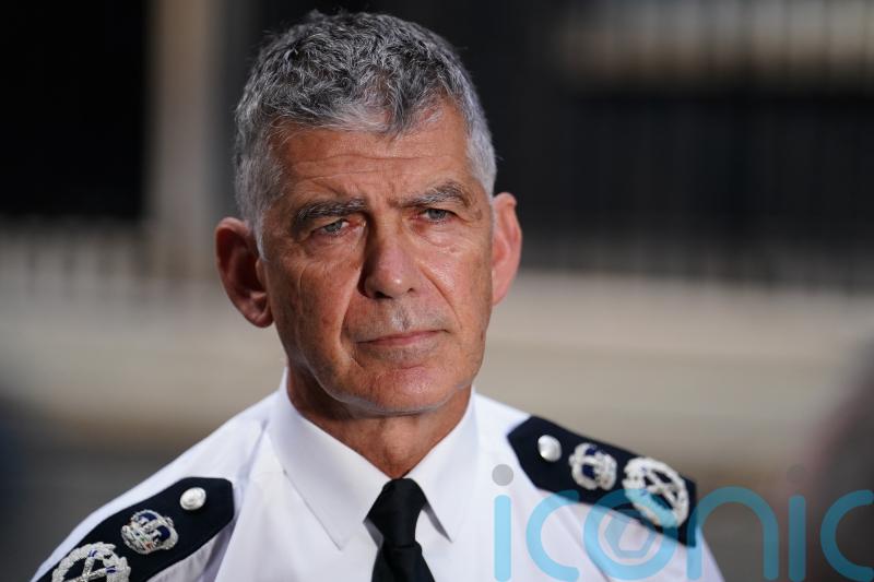 Change to police corruption guidelines that equated journalists with criminals