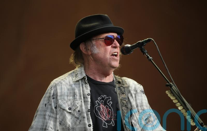 Daryl Hannah wants to bring husband Neil Young’s ‘vulnerability’ to cinemas