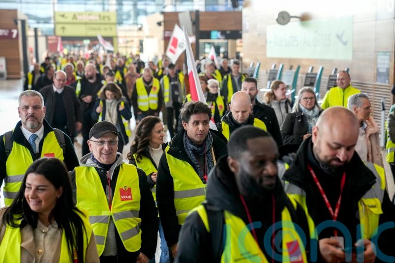 Flights brought to a halt in Germany after airport staff strike