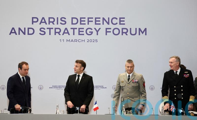 Deterrence is key issue as army chiefs meet in Paris to discuss Ukraine force